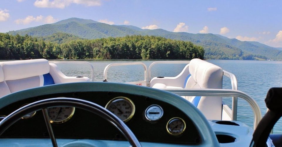 Why Pontoon Boats Are Popular on Lake LBJ