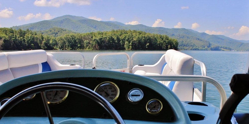 Why Pontoon Boats Are Popular on Lake LBJ